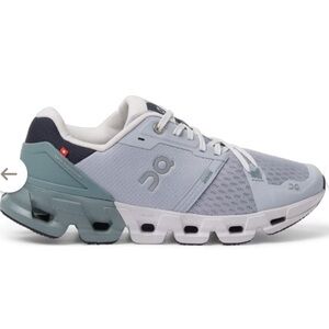 ON Running Cloudflyer 4 Sneakers size 9